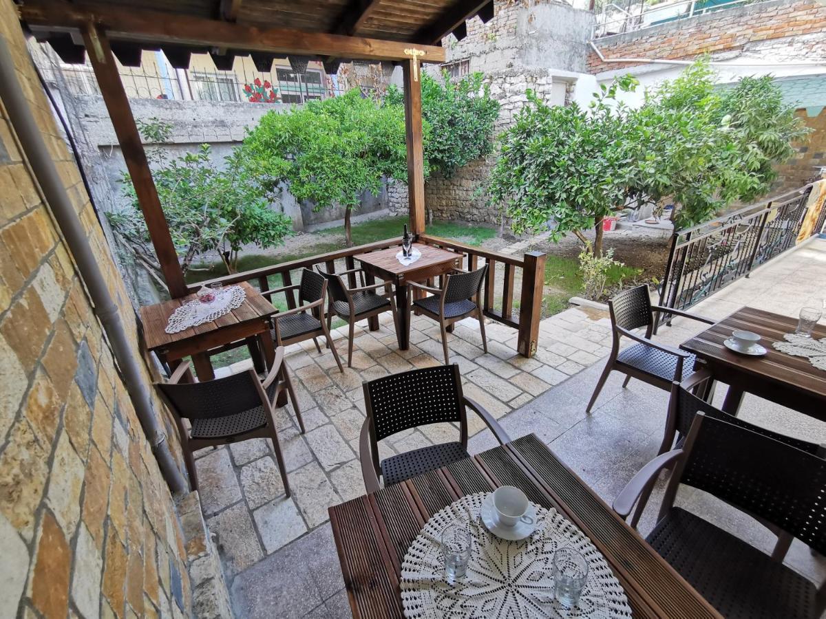 培拉特Bujtina Valgent住宿加早餐旅馆 外观 照片