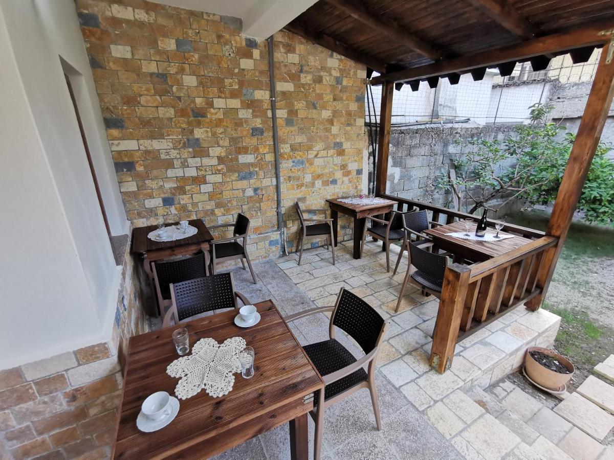 培拉特Bujtina Valgent住宿加早餐旅馆 外观 照片