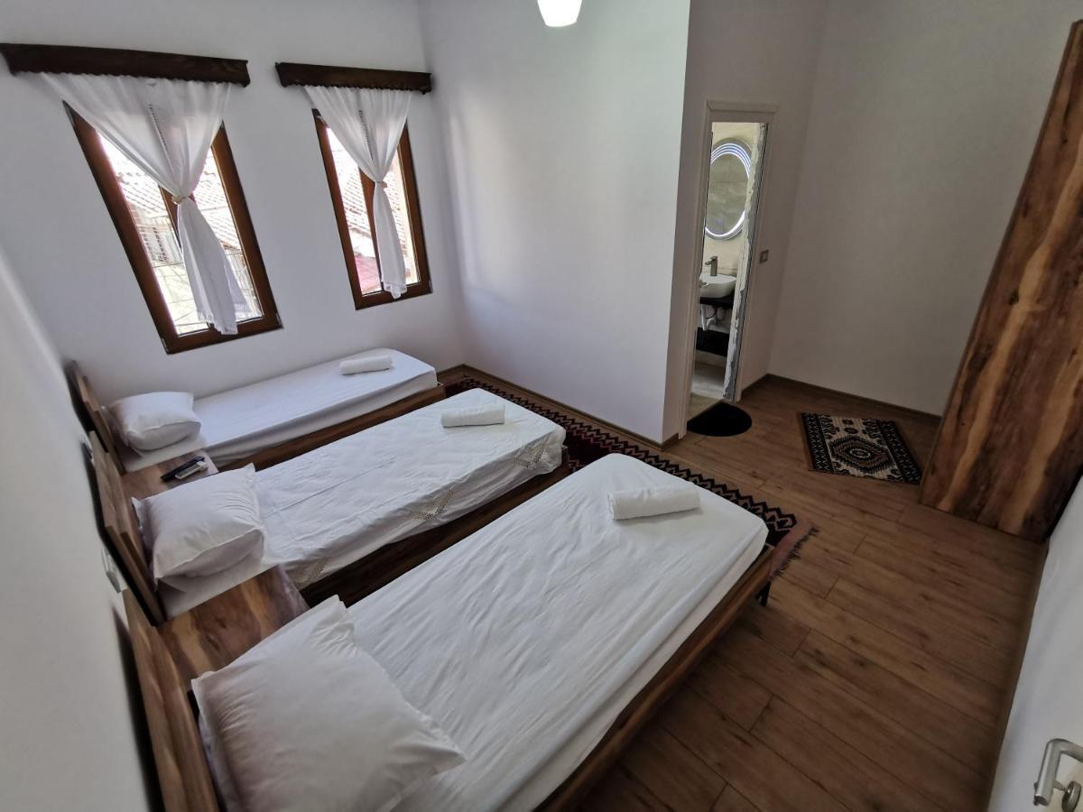 培拉特Bujtina Valgent住宿加早餐旅馆 外观 照片