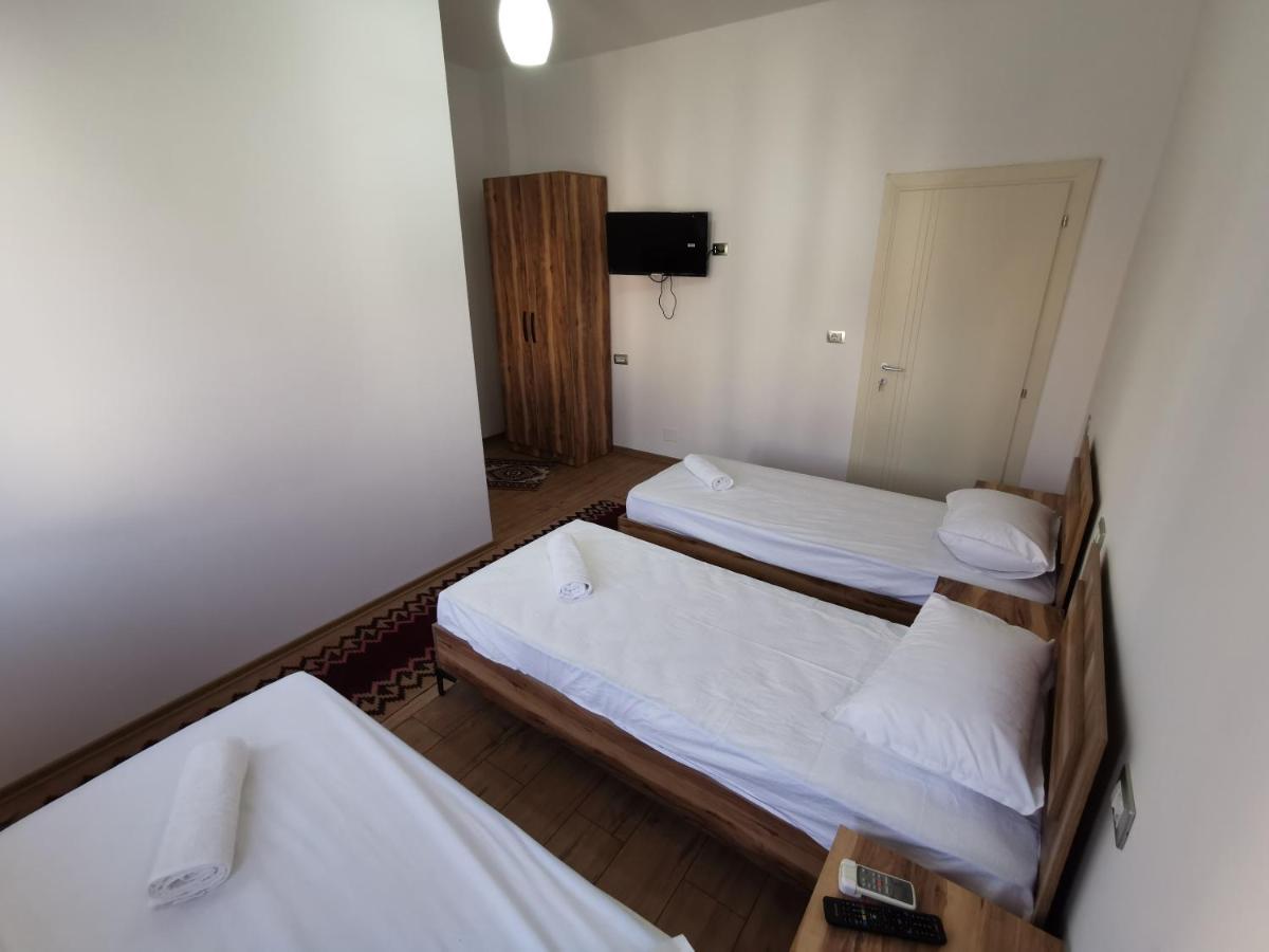 培拉特Bujtina Valgent住宿加早餐旅馆 外观 照片