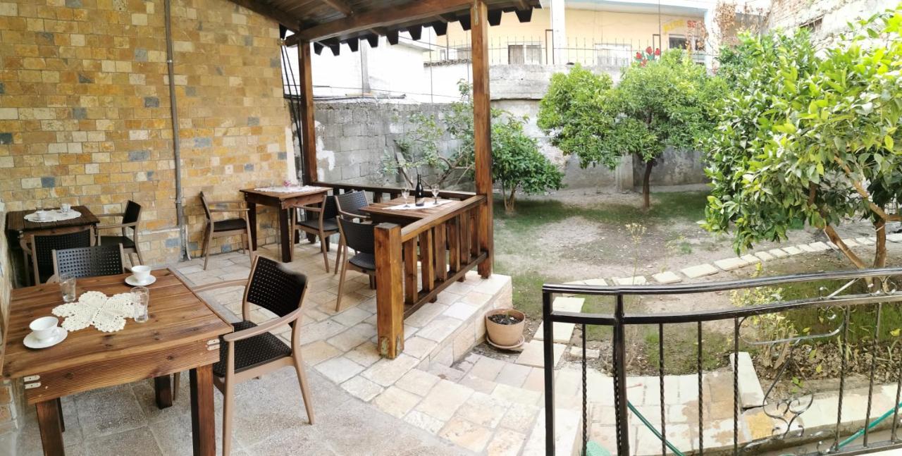 培拉特Bujtina Valgent住宿加早餐旅馆 外观 照片