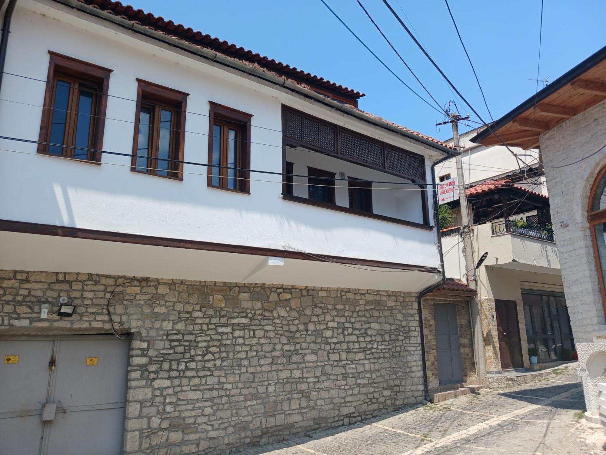 培拉特Bujtina Valgent住宿加早餐旅馆 外观 照片